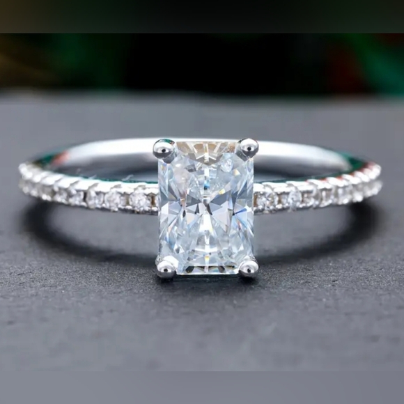 GRA Certified 1 Carat Radiant Cut Moissanite Diamond Ring size 7 - Picture 16 of 16
